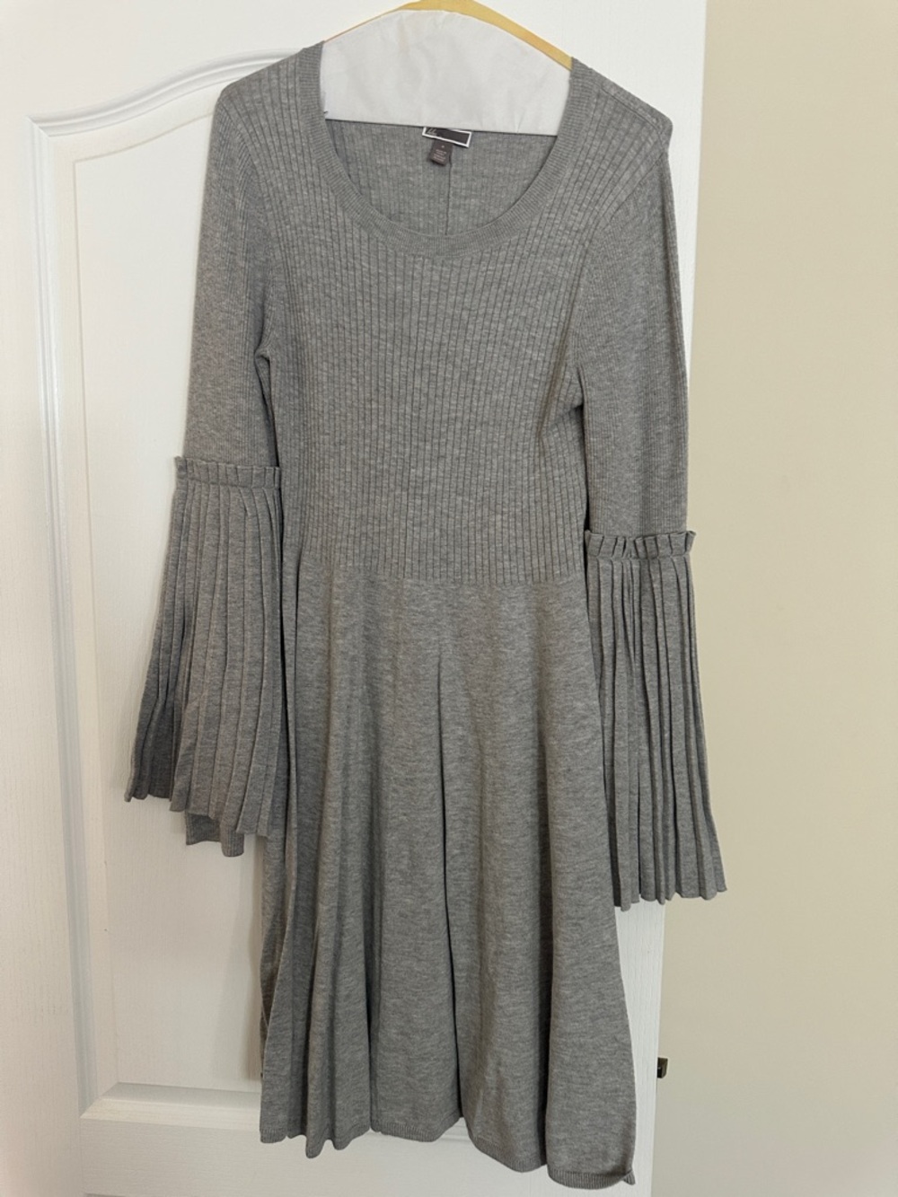 Chelsea 28 Gray Sweater Dress Size M